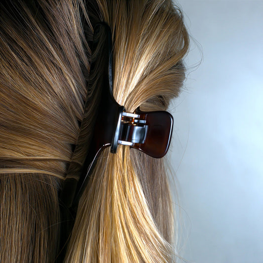 Bambi 10 internal spring mechanism close-up — durable hinge detail by Meera Studio Line